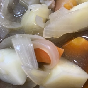 大根とじゃがいもとにんじんと高野豆腐の煮物